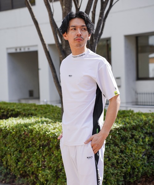 LUXE/R GOLF(ラグジュ ゴルフ)の「(RM)【LUXE/R GOLF】ストレッチ スムース ロゴ ハイネック Tシャツ(Tシャツ/カットソー・メンズ・ブラック/ネイビー/チャコールグレー/ホワイト・X-LARGE/LARGE/MEDIUM)」の17枚目の写真