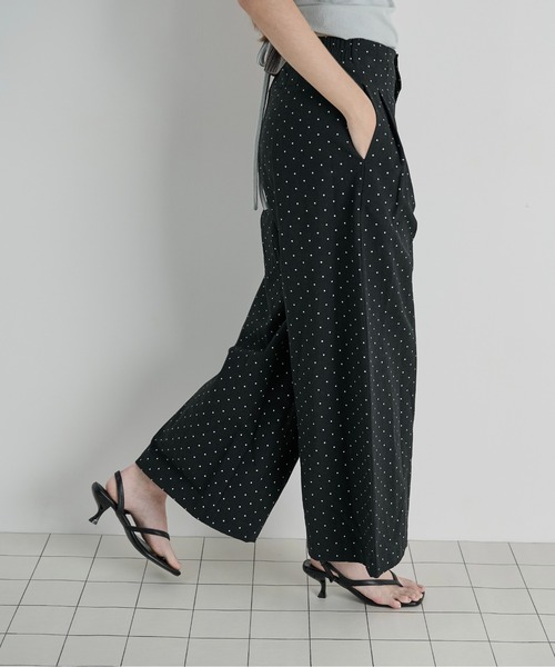 LOSCa(ロスカ)の「ドットパターンワイドパンツ(その他パンツ・レディース・ブラック/アイボリー・FREE)」の19枚目の写真