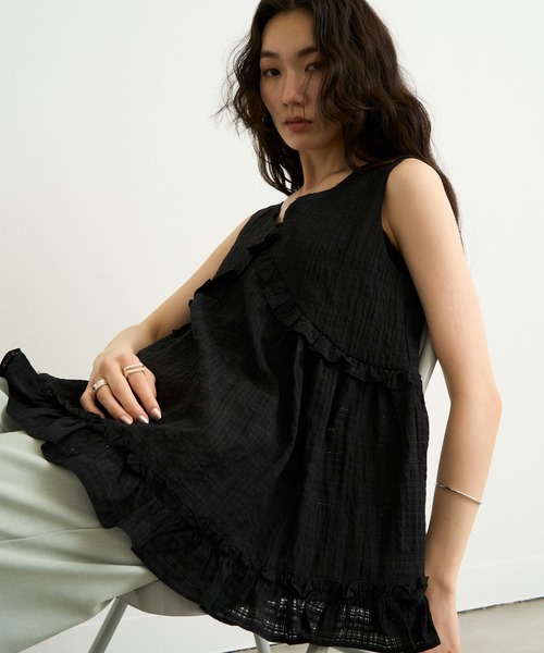 Lutim by u（ルチバイユー）の「ニュアンスチェックフリルデザインチュニック（シャツ/ブラウス・レディース・ブラック/グレー/オフホワイト・FREE）」の2枚目の写真