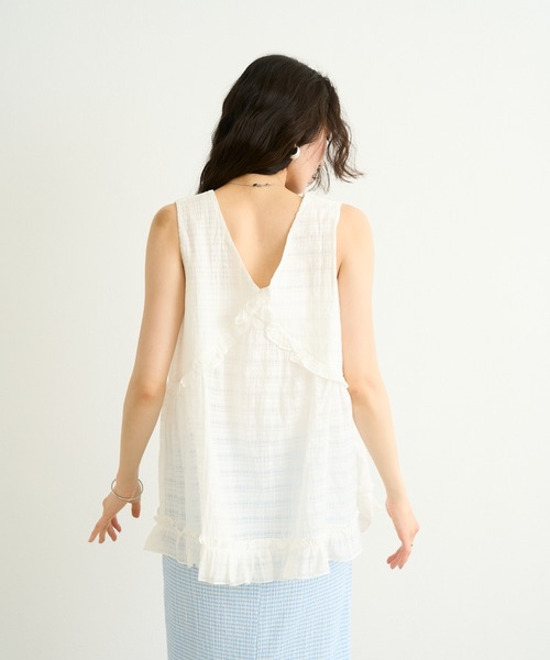 Lutim by u（ルチバイユー）の「ニュアンスチェックフリルデザインチュニック（シャツ/ブラウス・レディース・ブラック/グレー/オフホワイト・FREE）」の4枚目の写真