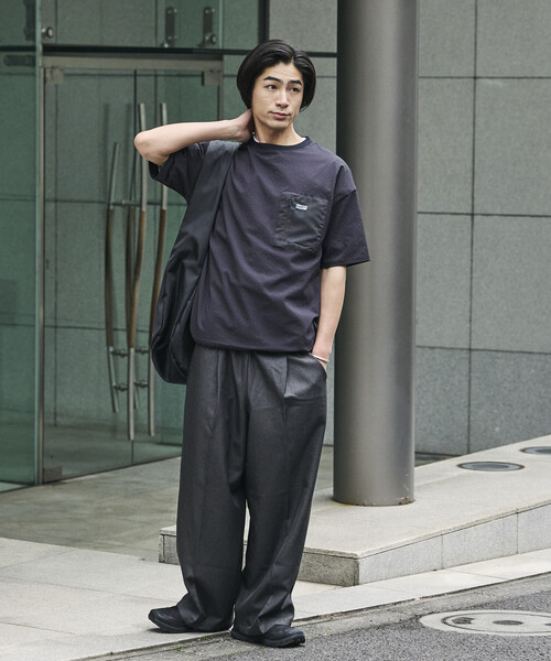 FREAK'S STORE(フリークスストア)の「<UVカット・接触冷感・吸水速乾> AiRide/エアライド リラックスフィット 異素材ポケット シアサッカープルオーバートップ 限定展開(Tシャツ/カットソー・メンズ・ブラック/ブラウン/チャコールグレー/ネイビー・MEDIUM/SMALL/LARGE)」の19枚目の写真