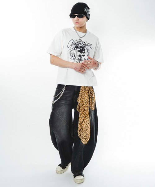 SHORT ROUND(ショートラウンド)の「SHORT ROUND/【26年春夏新作】スウィッチングカーブデニムパンツ(デニムパンツ・メンズ・ブラック系3/グレー・LARGE/MEDIUM)」の3枚目の写真