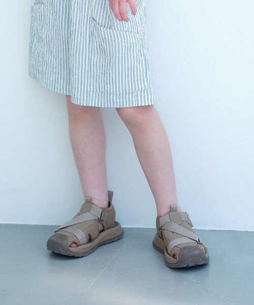 green label relaxing(グリーンレーベルリラクシング)の「ベルクロ スポーツ サンダル / キッズ 17cm-23cm(サンダル・キッズ・グレー系/ブラック/ベージュ・22cm/17cm/19cm/21cm/18cm/20cm/23cm)」の1枚目の写真