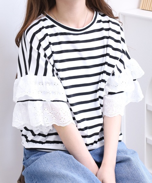 crossi(クロッシー)の「袖レース切替ボーダーカットソー クロップド プルオーバー(Tシャツ/カットソー・レディース・ブラック・FREE)」の3枚目の写真
