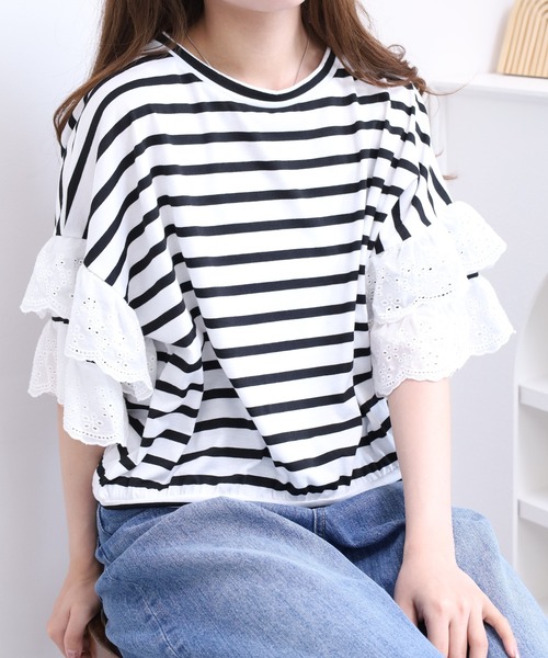 crossi(クロッシー)の「袖レース切替ボーダーカットソー クロップド プルオーバー(Tシャツ/カットソー・レディース・ブラック・FREE)」の4枚目の写真