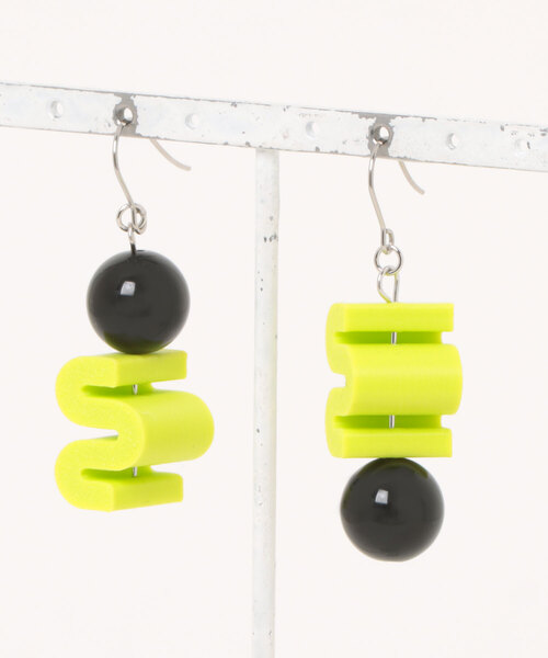 TONE SELECT GOODS（トーンセレクトグッズ）の「【Beauty bell】カラフルうねうねピアス（ピアス（両耳用）・レディース・オレンジ/ブルー/パープル/その他/ブラック/ブラック系その他2・FREE）」の8枚目の写真