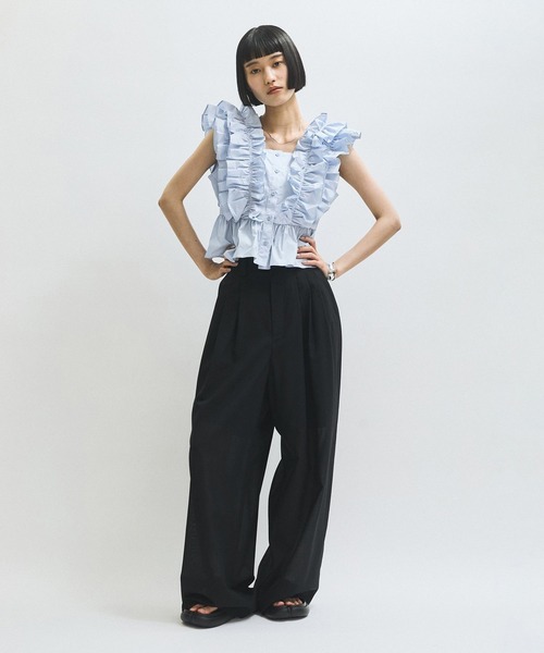 ADAM ET ROPE'（アダムエロペ）の「【サステナブル】・【定番】ペタルフリルブラウス（シャツ/ブラウス・レディース・サックスブルー/ブラック/ホワイト・FREE）」の18枚目の写真