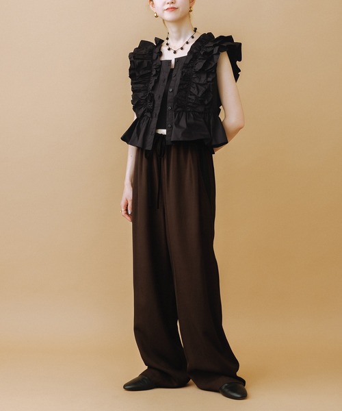 ADAM ET ROPE'(アダムエロペ)の「【サステナブル】・【定番】ペタルフリルブラウス(シャツ/ブラウス・レディース・サックスブルー/ブラック/ホワイト・FREE)」の9枚目の写真