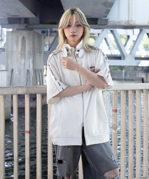 Whinny（ホワイニー）の「Whinny/カリスマやんちゃジャージ（その他アウター・レディース・ブラック/ホワイト/サックスブルー・FREE）」の6枚目の写真