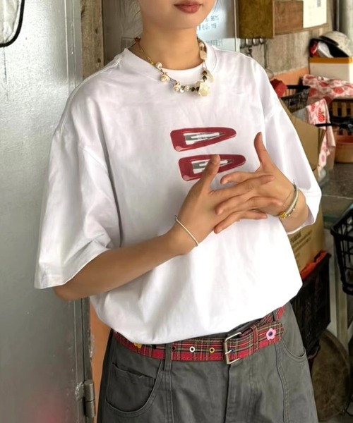 Vipoa（ヴィポア）の「CLIPグラフィックルーズTシャツ（Tシャツ/カットソー・レディース・ライトグレー/ホワイト/ブラック・FREE）」の2枚目の写真