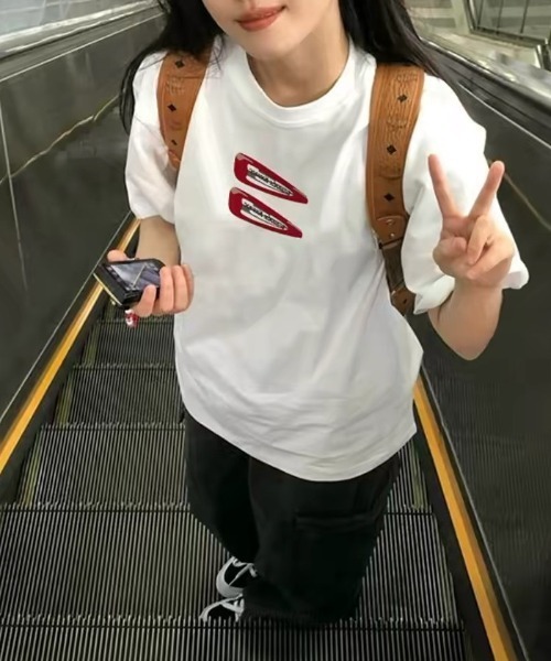 Vipoa（ヴィポア）の「CLIPグラフィックルーズTシャツ（Tシャツ/カットソー・レディース・ライトグレー/ホワイト/ブラック・FREE）」の17枚目の写真