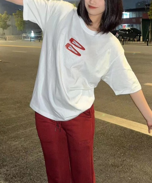 Vipoa（ヴィポア）の「CLIPグラフィックルーズTシャツ（Tシャツ/カットソー・レディース・ライトグレー/ホワイト/ブラック・FREE）」の8枚目の写真