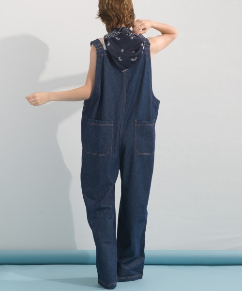 OMNES（オムネス）の「ウォッシュ加工 デニムサロペット（サロペット/オーバーオール・レディース・ブルー/キナリ/インディゴブルー・FREE）」の12枚目の写真