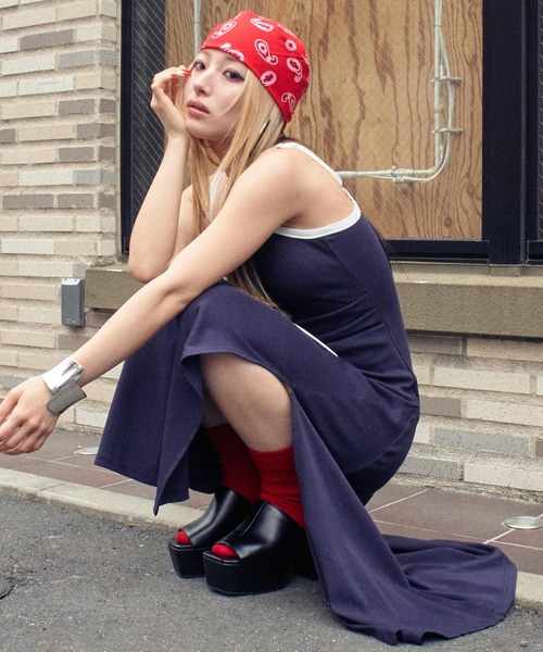 ANAP(アナップ)の「フロントスピンドル 配色パイピング ロングワンピース(ワンピース・レディース・ブラック/ネイビー・F)」の12枚目の写真