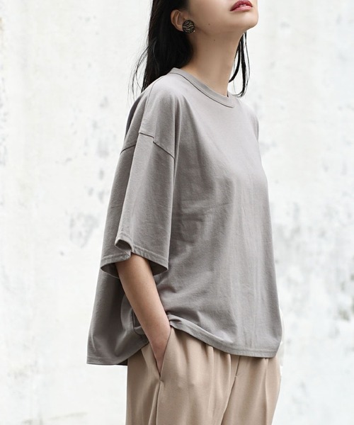 zootie(ズーティー)の「ゆったりワイド ショート丈Tシャツ(Tシャツ/カットソー・レディース・ホワイト/ブラック/レッド/グレー/ベージュ・フリー)」の4枚目の写真