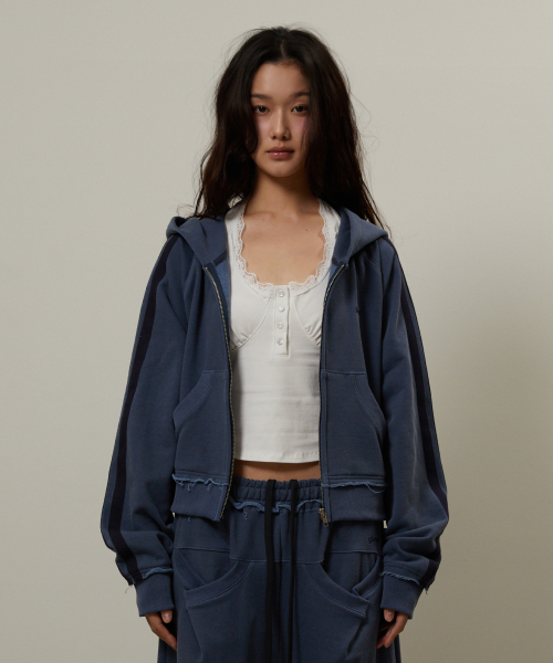 GIMOR(ギマー)の「Baggy Distressed Zip-Up Navy(パーカー・レディース・その他・SMALL)」の1枚目の写真