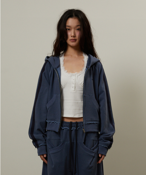 GIMOR(ギマー)の「Baggy Distressed Zip-Up Navy(パーカー・レディース・その他・SMALL)」の2枚目の写真
