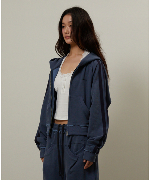GIMOR(ギマー)の「Baggy Distressed Zip-Up Navy(パーカー・レディース・その他・SMALL)」の3枚目の写真