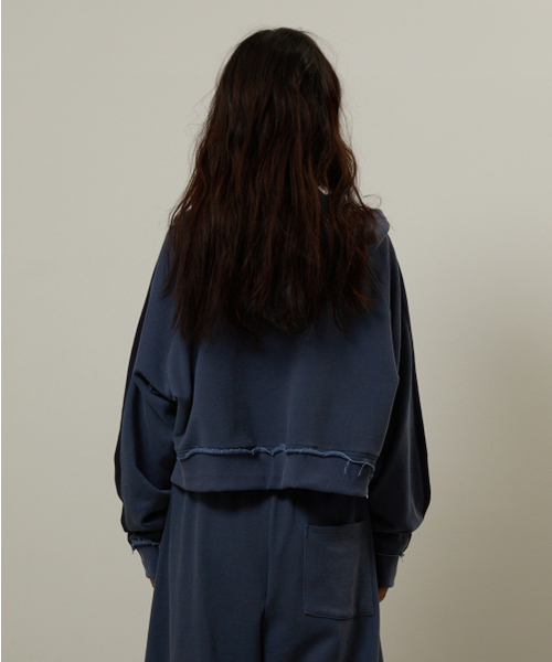 GIMOR(ギマー)の「Baggy Distressed Zip-Up Navy(パーカー・レディース・その他・SMALL)」の4枚目の写真