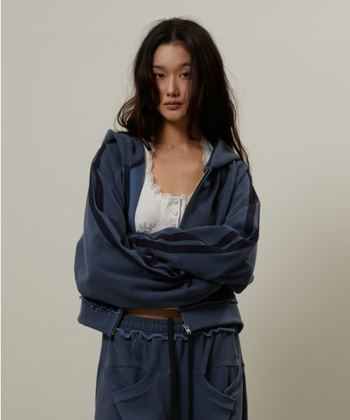 GIMOR(ギマー)の「Baggy Distressed Zip-Up Navy(パーカー・レディース・その他・SMALL)」の5枚目の写真