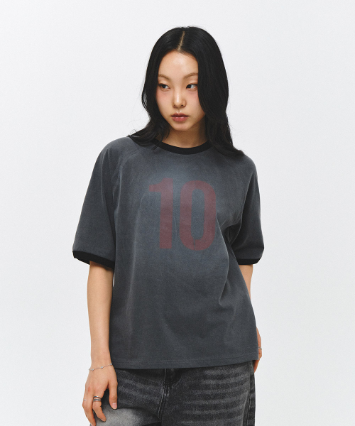 ECORR(エコル)の「ピグメントブラシ10クロップリンガーTシャツ_ブラック(Tシャツ/カットソー・レディース・その他・L/M/XL)」の1枚目の写真