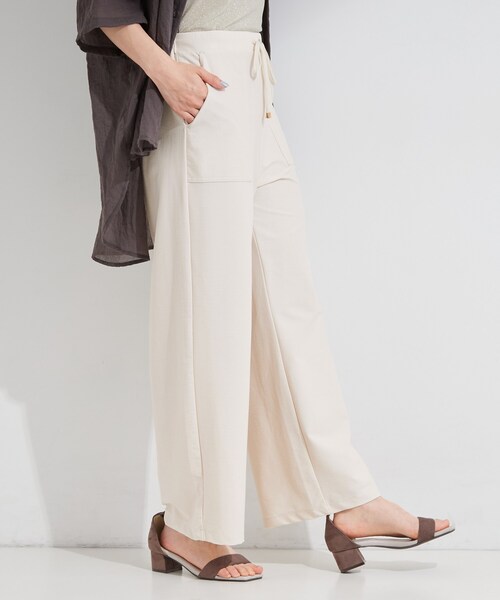 SHOO・LA・RUE（シューラルー）の「【ひんやり/S-LL/洗濯機可】さらりと涼しい ストレッチベイカーパンツ（その他パンツ・レディース・アイボリー/オリーブ/チャコールグレー・01/03/02/04）」の14枚目の写真