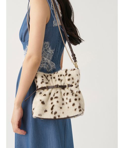SNIDEL(スナイデル)の「ベルトディテール2wayショルダーバッグ(ショルダーバッグ・レディース・ブラウン/アイボリー/ベージュ・F)」の19枚目の写真
