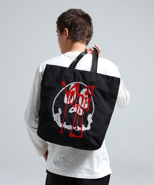 Y-3(ワイスリー)の「Y-3 CHITO GRAPHIC TOTE(トートバッグ・メンズ・ブラック・ONE SIZE)」の2枚目の写真
