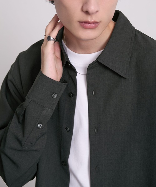 EMMA CLOTHES(エマクローズ)の「hard twist compact long sleeve regular collar shirt/ハードツイストコンパクト長袖レギュラーカラーシャツ(速乾 UV イージーケア)《ほりさん』コラボ》(シャツ/ブラウス・メンズ・ピンク/サックスブルー/スミクロ/オフホワイト・M/S/L)」の5枚目の写真