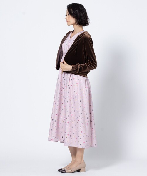 TOCCA(トッカ)の「VELVET LATTE ベロアフーディー(パーカー・レディース・ブラック系/ブラウン系/グレー系・F)」の11枚目の写真