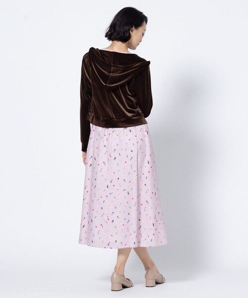 TOCCA(トッカ)の「VELVET LATTE ベロアフーディー(パーカー・レディース・ブラック系/ブラウン系/グレー系・F)」の12枚目の写真