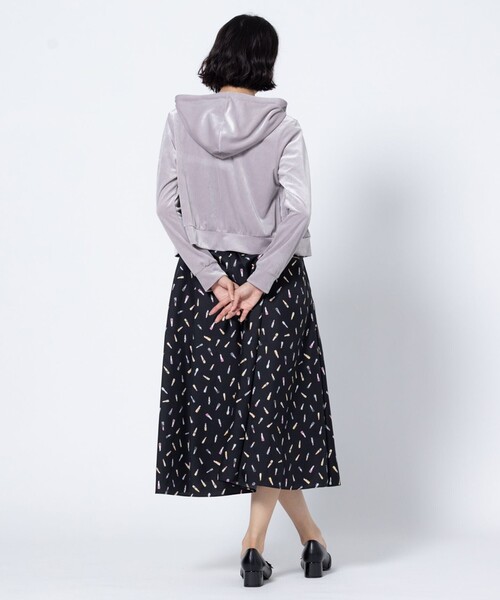 TOCCA(トッカ)の「VELVET LATTE ベロアフーディー(パーカー・レディース・ブラック系/ブラウン系/グレー系・F)」の18枚目の写真
