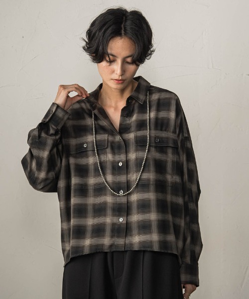 MAYSON GREY(メイソングレイ)の「オンブレチェックドルマンシャツ(シャツ/ブラウス・レディース・グリーン系その他/ダークベージュ・M)」の1枚目の写真