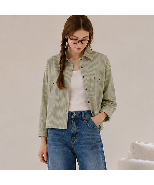 SLOWLOLLI(スローローリ)の「Cielo crop stripe shirt_4 Colors(シャツ/ブラウス・レディース・ベージュ/カーキ/ブルー/PINK・FREE)」の3枚目の写真