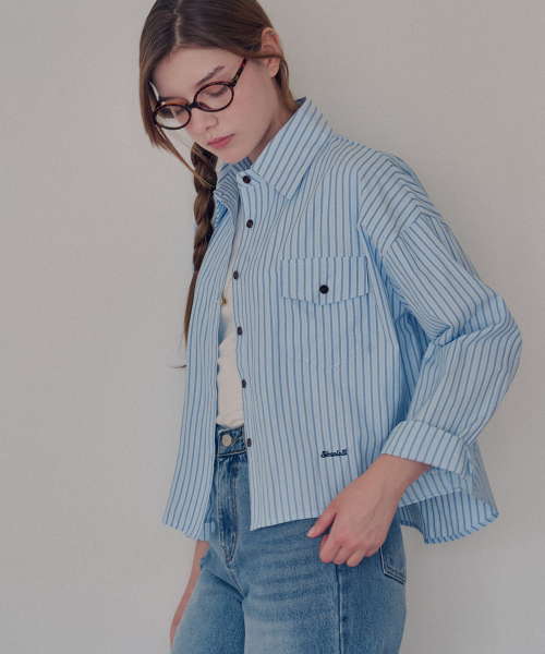 SLOWLOLLI(スローローリ)の「Cielo crop stripe shirt_4 Colors(シャツ/ブラウス・レディース・ベージュ/カーキ/ブルー/PINK・FREE)」の6枚目の写真