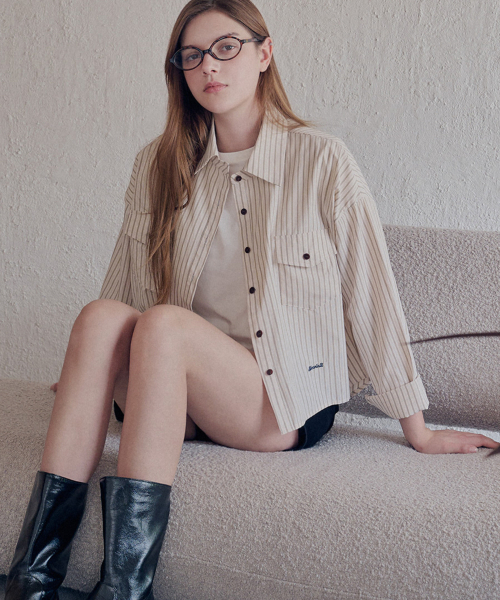 SLOWLOLLI(スローローリ)の「Cielo crop stripe shirt_4 Colors(シャツ/ブラウス・レディース・ベージュ/カーキ/ブルー/PINK・FREE)」の8枚目の写真