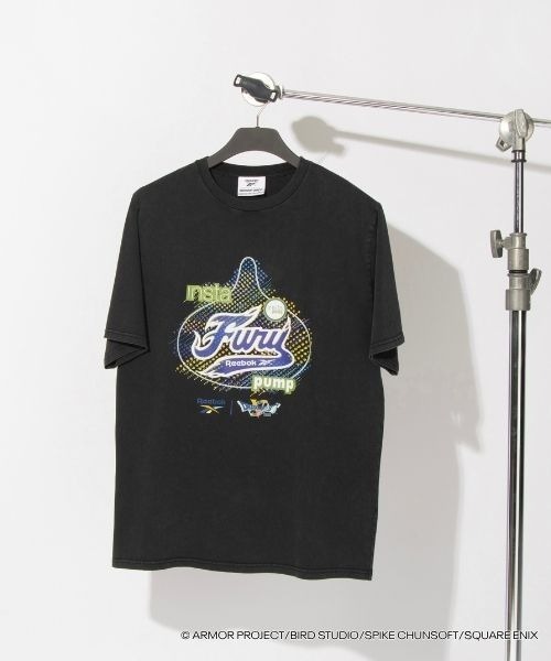 Reebok（リーボック）の「ドラゴンクエスト x ヴィンテージTシャツ / DRAGON QUEST x VINTAGE TEE（Tシャツ/カットソー・メンズ・ブラック系その他2/ブラック×ホワイト/ブラック×イエロー/ブラック系その他3/ブラック×ライム/ブラック×グリーン/ブラック×ブルー/ブラック×レッド/ブラック×パープル/ブラック系その他/ブラック×グレー・X-LARGE/SMALL/MEDIUM/LARGE）」の4枚目の写真