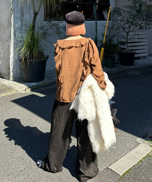 Alley Tokyo(アリートーキョー)の「フリフリいっぱいブラウス(シャツ/ブラウス・レディース・レッド/ブラウン/オフホワイト・FREE)」の4枚目の写真