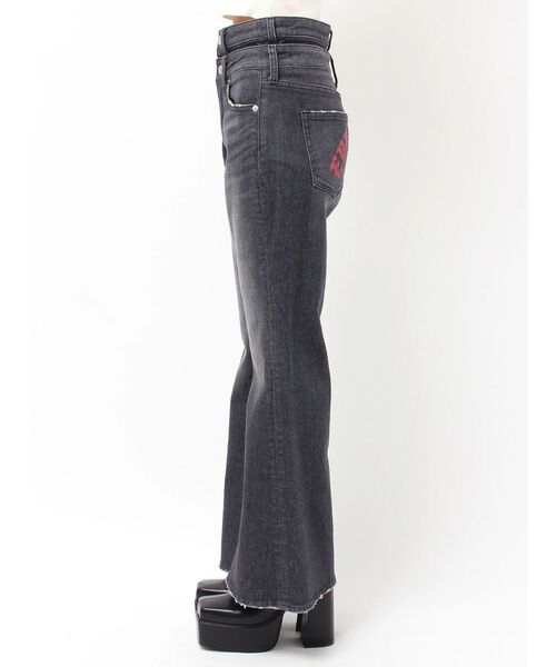 EVRIS（エヴリス）の「バックグラフィックフレアデニムパンツ（デニムパンツ・レディース・ブラック/インディゴブルー・SMALL/MEDIUM）」の17枚目の写真