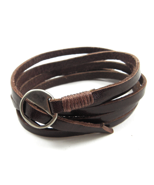 URBAN RESEARCH（アーバンリサーチ）の「DOORS レザーブレスレット（ブレスレット・メンズ・ブラック/ホワイト/ブラウン/レッド/オリーブ/チョコ・FREE）」の4枚目の写真