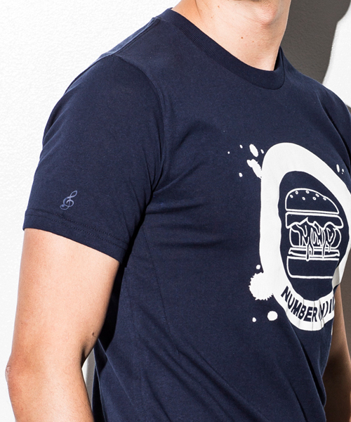 NUMBER (N)INE DENIM(ナンバーナインデニム)の「NUMBER (N)INE DENIM(ナンバーナインデニム)バーガーグラフィックTシャツ(Tシャツ/カットソー・メンズ・ネイビー/ブラック/グレー/ホワイト・MEDIUM/SMALL/LARGE)」の8枚目の写真