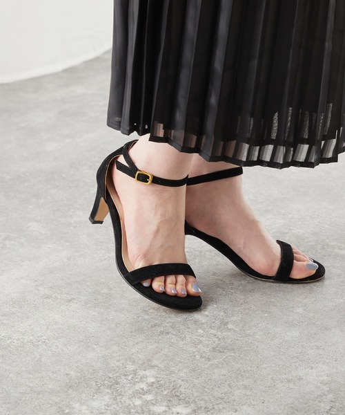 menue（メヌエ）の「7cmヒール アンクルストラップサンダル（サンダル・レディース・ブラック系その他2/その他/レッド系その他2/ブラック系その他/レッド/ダークグリーン/グレー/その他1/ベージュ/ダークブルー/パイソン/モカ/イエロー/グレー系その他/ピンクベージュ/ベージュ系その他/シルバー/ブラック/グレイッシュベージュ/ブラウン系その他/マジェンタ/ホワイト/シルバー系その他/ラベンダー・L/M/S/LL/3L/SS）」の4枚目の写真