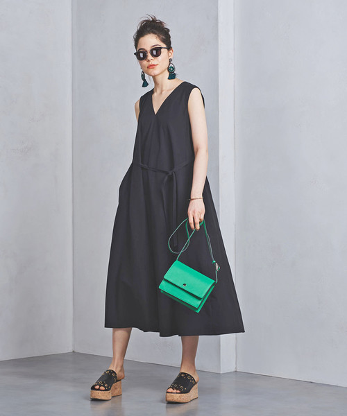 新品タグ付き　UWCS Vネック ベルト ロングワンピース1 UNITED ARROWS（ユナイテッドアローズ）の「UWCS Vネック ベルト