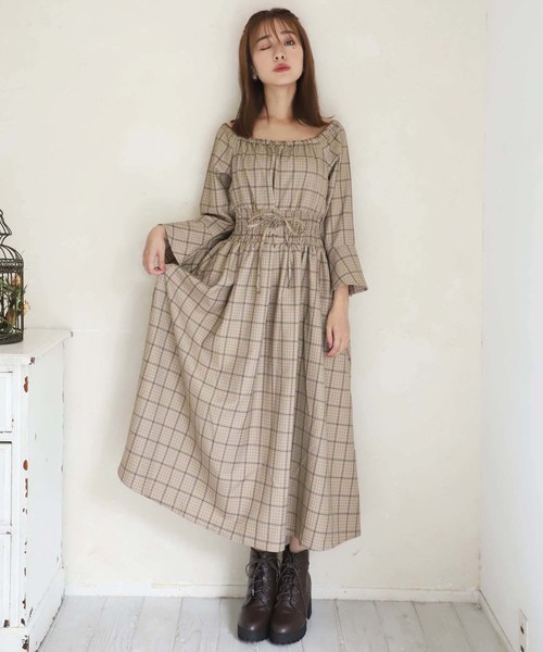 one after another NICE CLAUP（ワンアフターアナザーナイスクラップ）の「【WEB STORE限定】チェックロングワンピース（ワンピース・レディース・ベージュ系その他/ブルー系その他/ピンク系その他・FREE）」の2枚目の写真