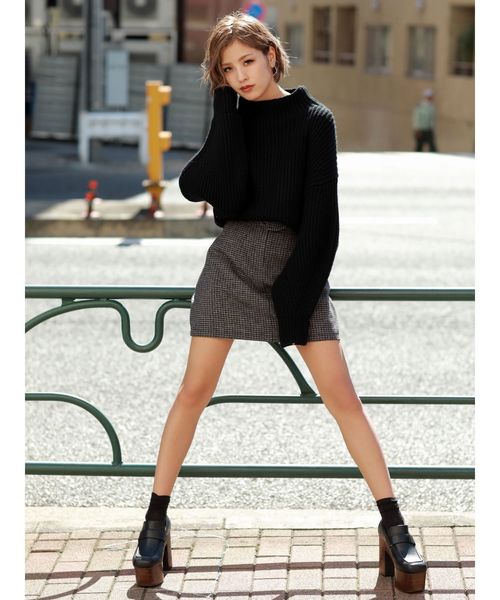 EMODA（エモダ）の「バルキースリーブボトルネックニット（ニット/セーター・レディース・グレー/ブラック/ブラウン/カーキ・FREE）」の13枚目の写真