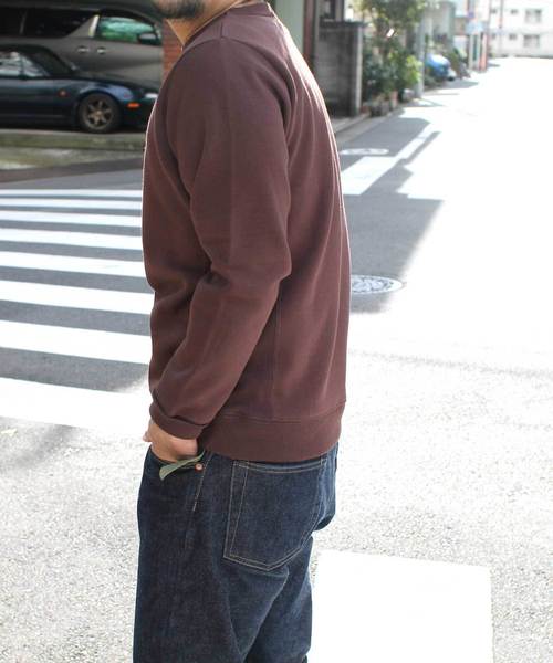 Denime（ドゥニーム）の「ベーシッククルーネックスウェット（スウェット・メンズ・ネイビー/ダークブラウン/杢グレー/グリーン/パープル・SMALL/MEDIUM/LARGE）」の9枚目の写真