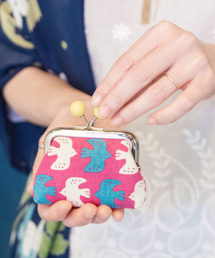 Amina（アミナ）の「【カヤ】東欧風プリント帆布角がま口（コインケース）」