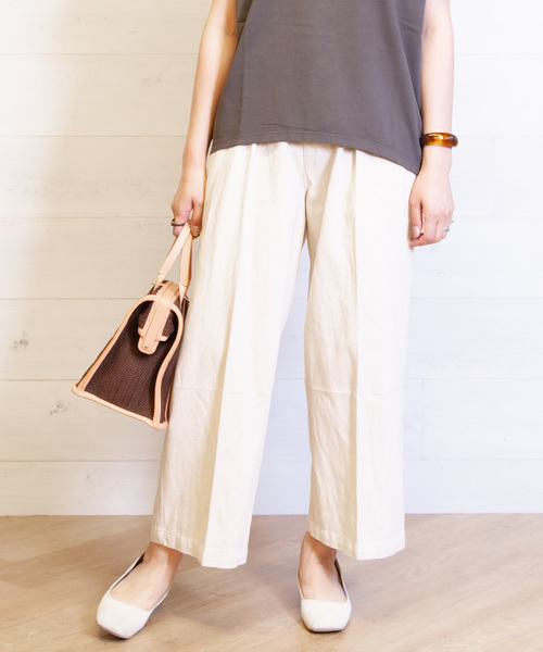 B.I.D.(ビーアイディー)の「BID / Cotton Wide Tuck Pants(その他パンツ・レディース・ブラック/オフホワイト/カーキ/キナリ・FREE)」の13枚目の写真