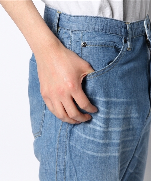 NANO universe（ナノユニバース）の「Shama（シャマ）/アンクルリブレザーシンチバックデニムP（デニムパンツ・メンズ・インディゴブルー/ブルー・42/40/38）」の4枚目の写真