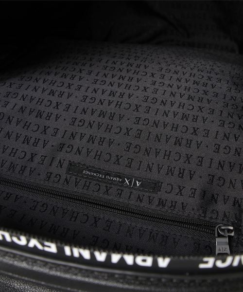 ARMANI EXCHANGE(アルマーニエクスチェンジ)の「【A|Xアルマーニ エクスチェンジ】ジップロゴテープ バックパック(バックパック/リュック・メンズ・ブラック・FREE)」の4枚目の写真